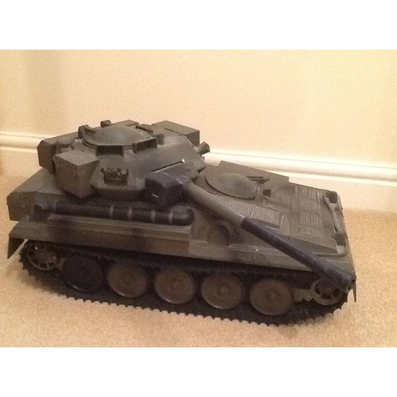 HM Armed Forces Fast Pursuit Battle Tank in green. Good condition. collectible child's toy.