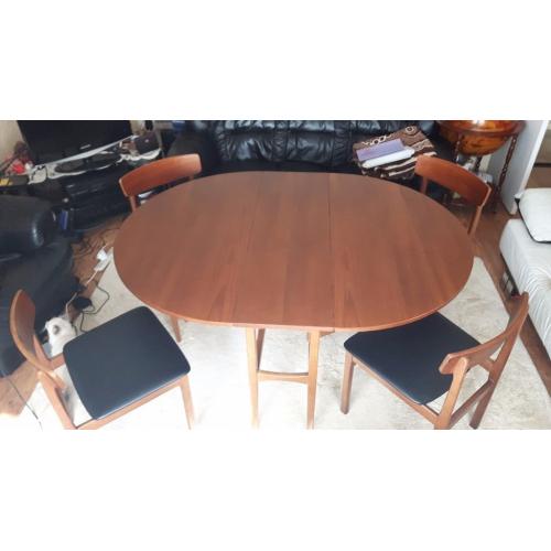 Wooden folding table with four chairs