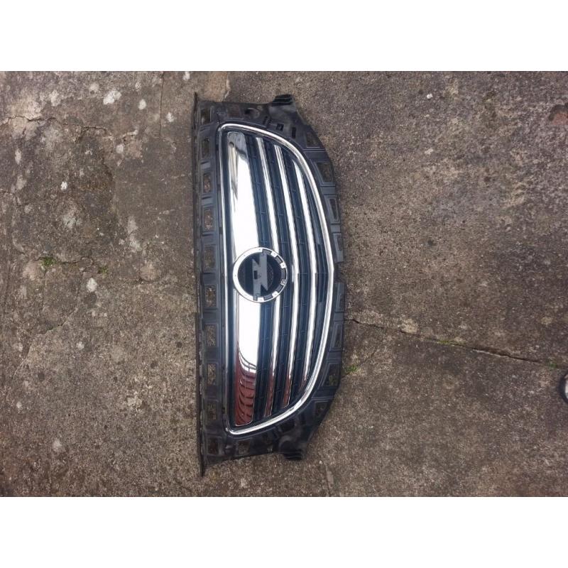 2009-2013 vauxhall insignia front grill