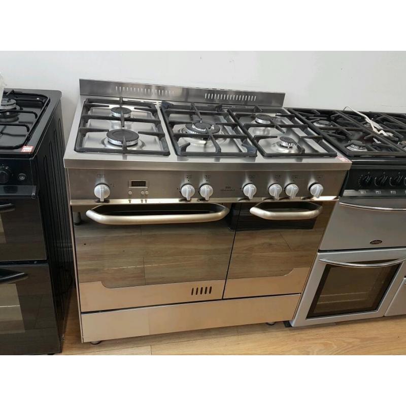 Newworld gas range cooker 90cm width.3 months warranty