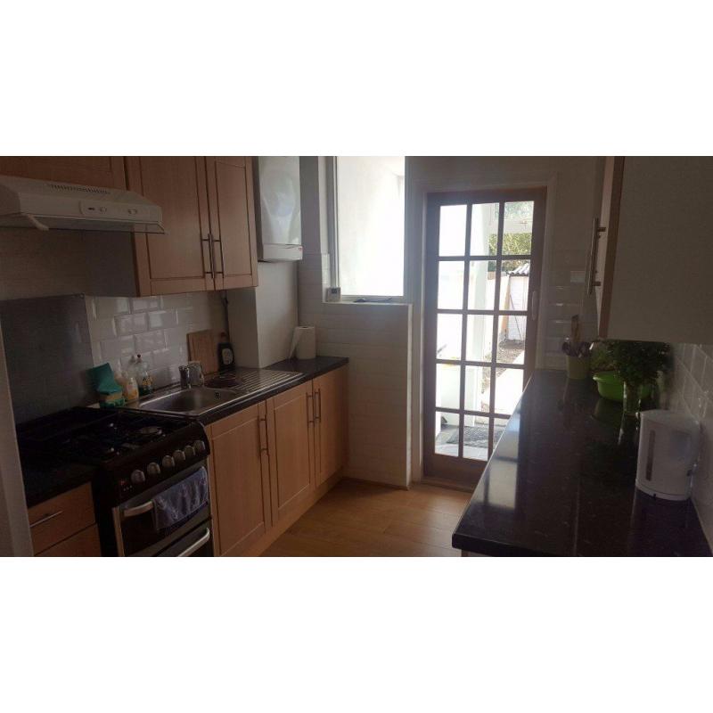 MORDEN ROOM AVAILABLE IN A RENOVATED PLACE WITH ALL BILLS INCLUDED 500PM