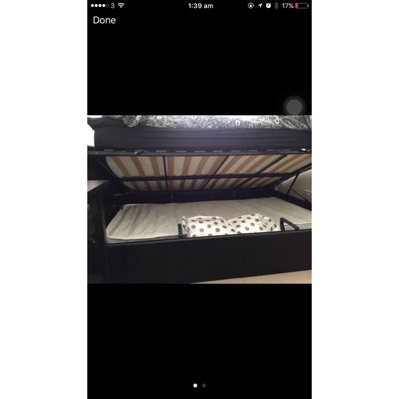 Black side lifted double bed