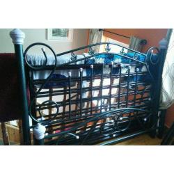 Double bed framess