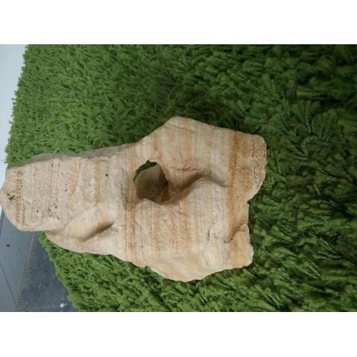 Decorative rock for aquariums