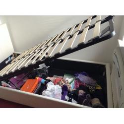 White single otterman bed in good condition