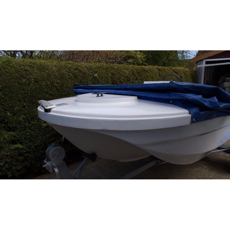 Fishing boat 14 ft 6ft beam + Trailer