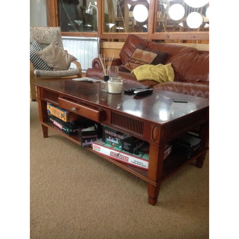 Coffee table lounge