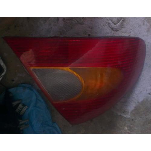 Ford Mondeo Mk2 N/S Rear Light (2000)