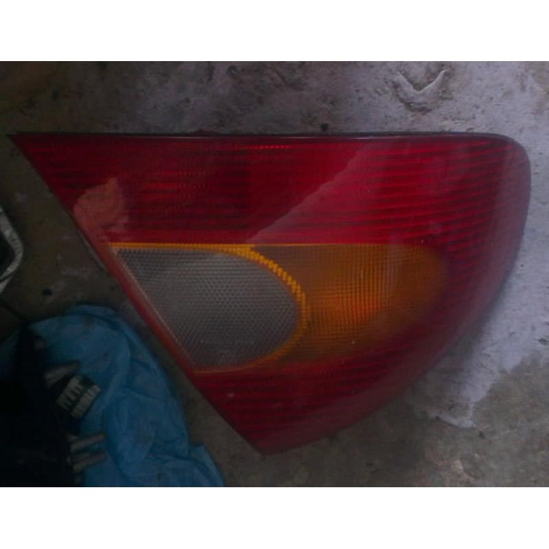 Ford Mondeo Mk2 N/S Rear Light (2000)