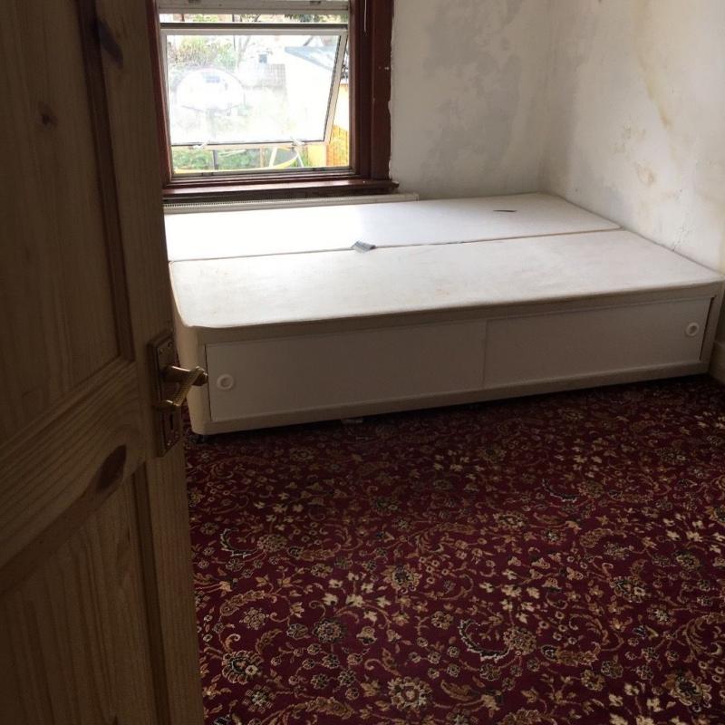 2 Double room wanted to rent immediately