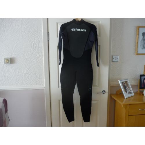 Typhoon Storm 3/2 Full Wetsuit. Size Medium. Brand New/Unused with Tags.
