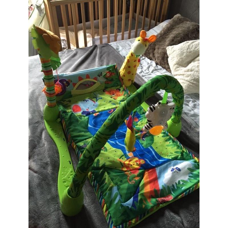 Jungle baby play mat with toys