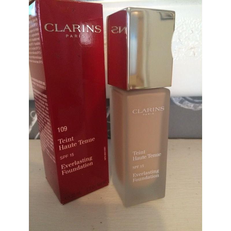 Clarins makeup