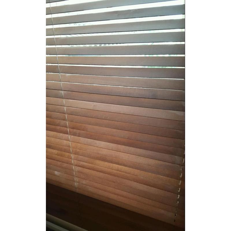 Set of 2 Wooden window blinds
