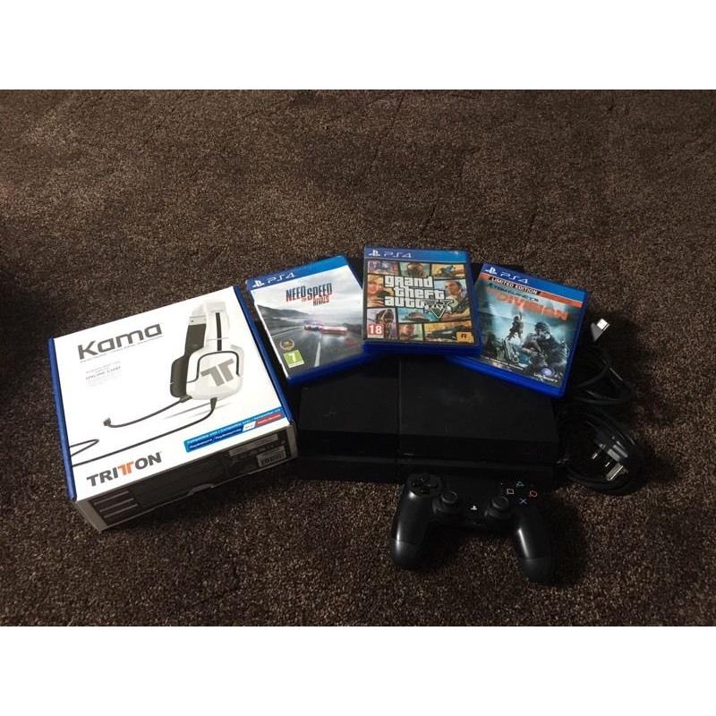 Sony ps4 console with 3 games and headphones. PlayStation 4 console.