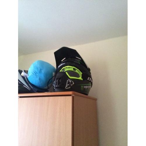 Mx helmet