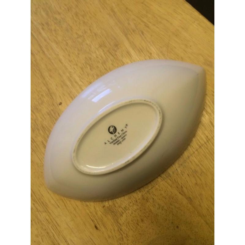 FOOD SERVING DISH BOAT SHAPED 6 PIECES