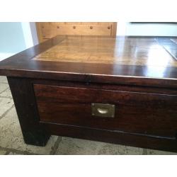 Coffee table solid wood with 2 deep drawers