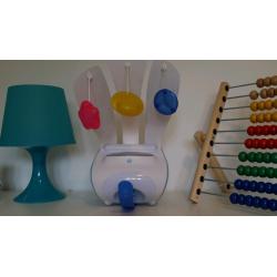Projector and sound station. Works with your babys' movement. (Baby sleep station)