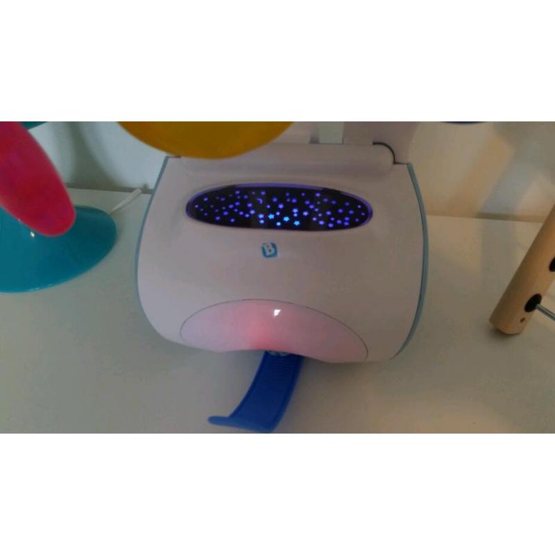 Projector and sound station. Works with your babys' movement. (Baby sleep station)