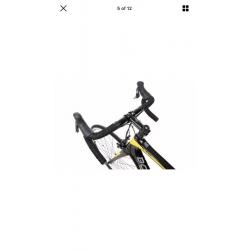 BRAND NEW - 2016 Model - Boardman Road Team Carbon Bike with Accessories