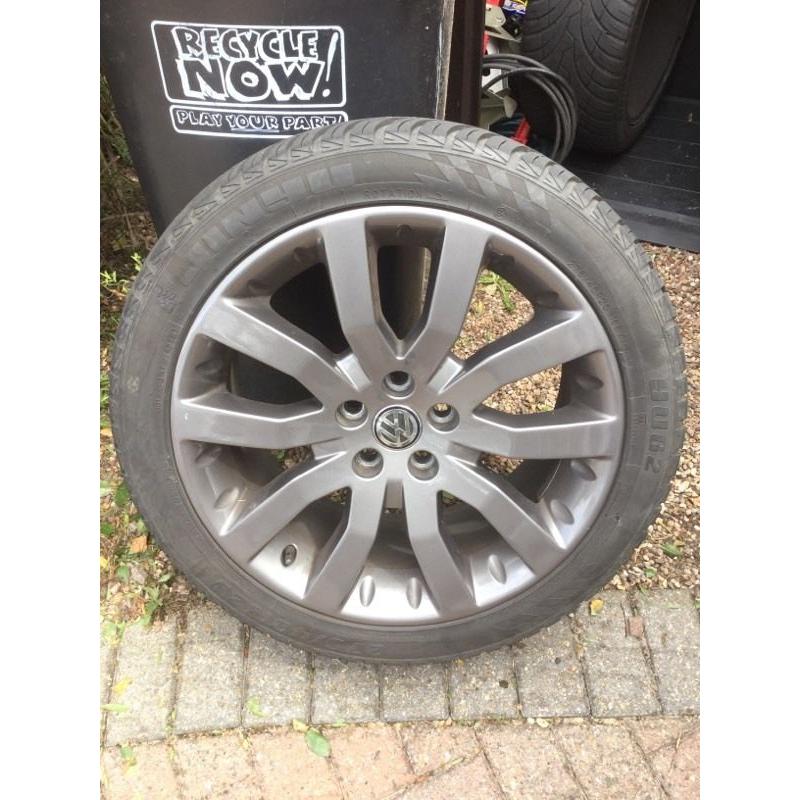 Range Rover Supercharger 20" Alloy Wheels and Tyres - VW T5