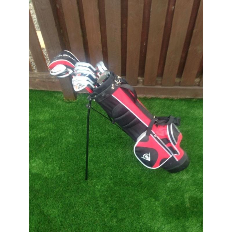 Full set Boys aged 9-12 R/H Dunlop Junior Tour Golf Clubs