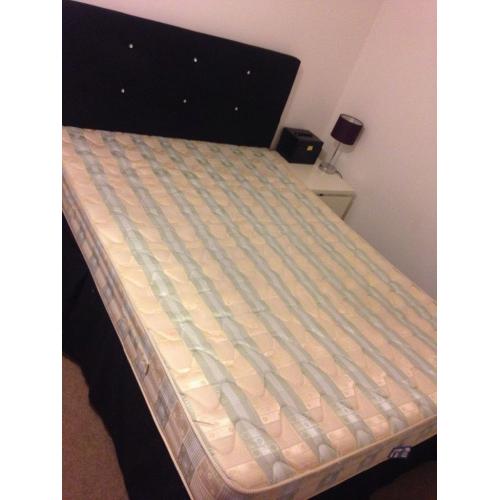 Double divan bed with headboard