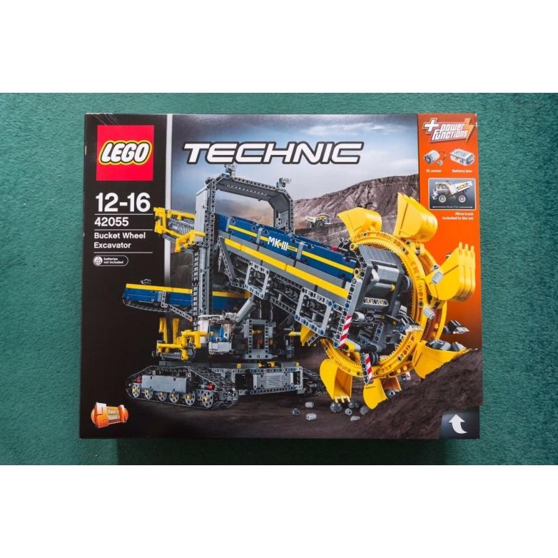 LEGO Technic Bucket Wheel Excavator 42055 - Brand New Sealed (Slight box damage)