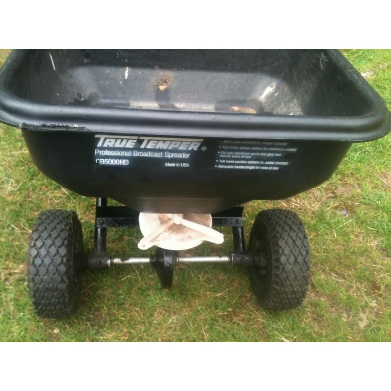 Commercial quality seeder/ spreader
