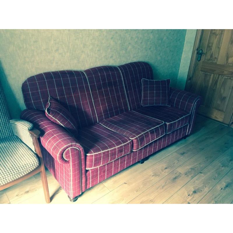 2&3 seater sofa for sale. Excellent condition