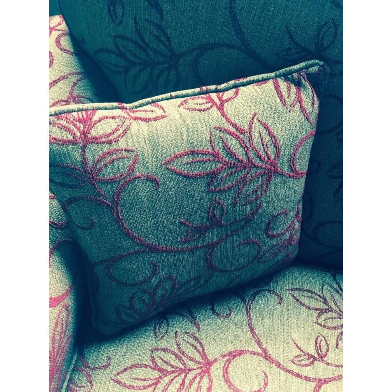 2&3 seater sofa for sale. Excellent condition
