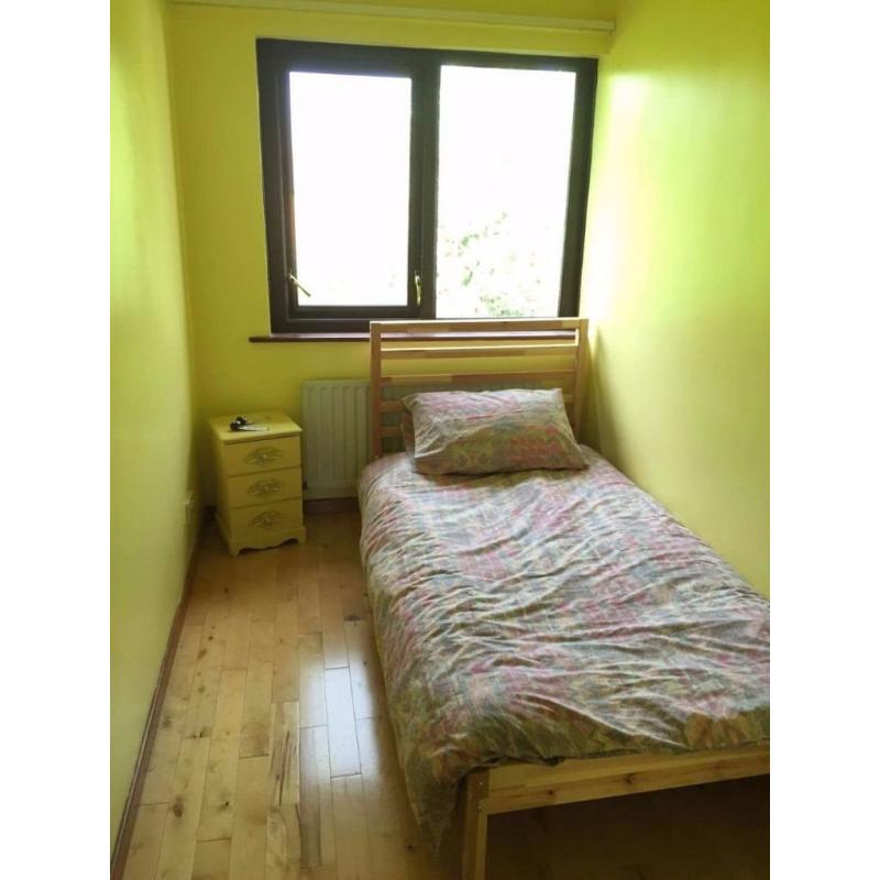 Bright single room with own living room