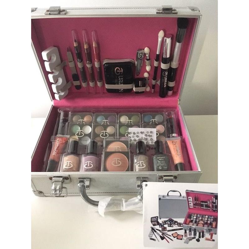 Complete make up kit (New, never used)