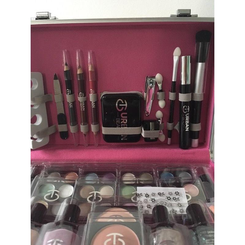 Complete make up kit (New, never used)