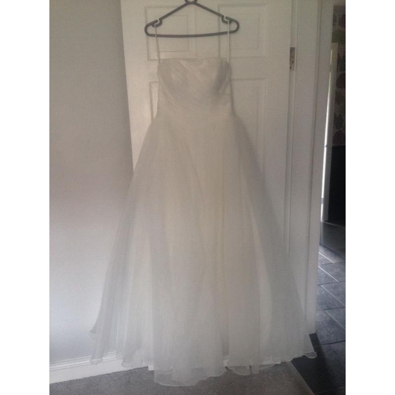 Stunning Anna Sorrano wedding dress size 10