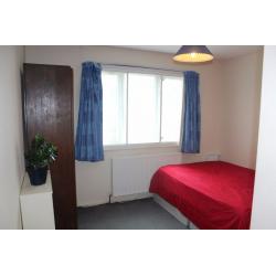 Spacious Double Room Available in Clean House Near Osterley Tube Station