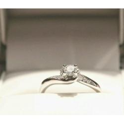 White gold diamond engagement ring