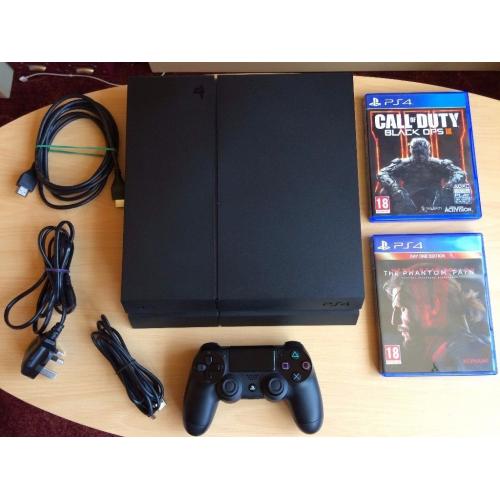 Mint condition PS4 with Black Ops 3 & Metal Gear Solid Phantom Pain