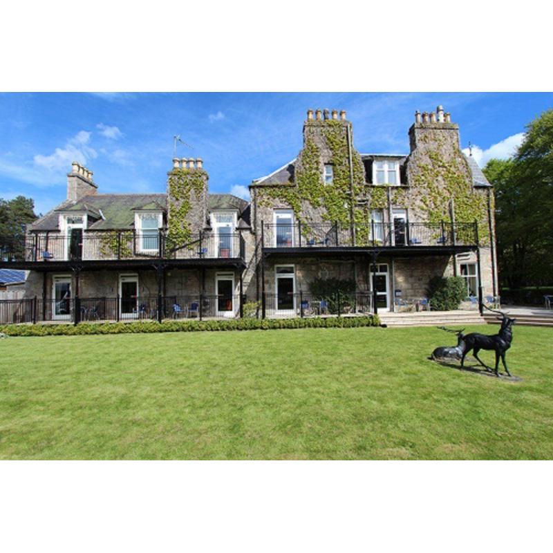 Waiting/Bar staff wanted for Hotel on Royal Deeside (couple or singles)
