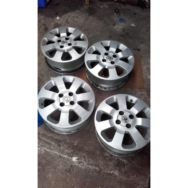4 Corsa sxi 15 inch 4 stud alloys