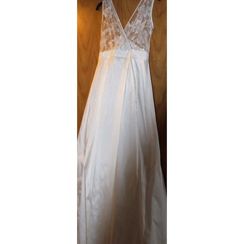 Worn once for one hour, pretty size eight BHS wedding dress, size 8..