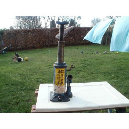 ELLIOT & LAKE 8 TON BOTTLE JACK FULLY WORKING