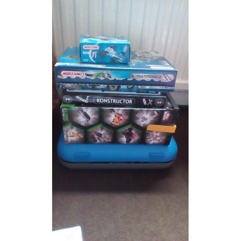 Bundle of construction models include Meccano, Konstructor, Builderific and Magnext