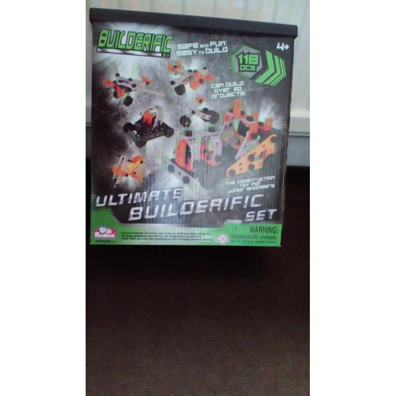 Bundle of construction models include Meccano, Konstructor, Builderific and Magnext
