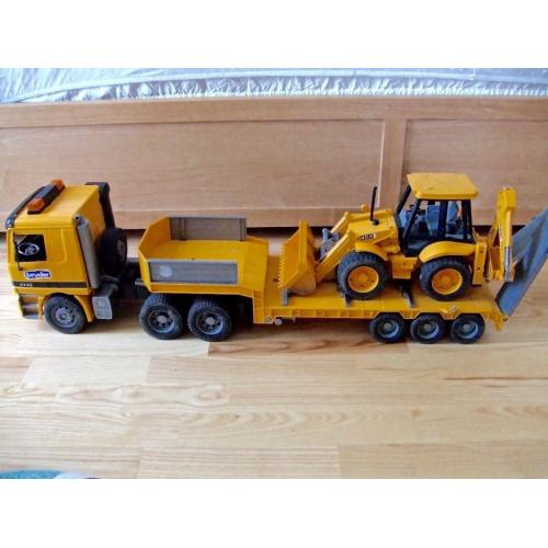 Bruder toy MAN TGA 02776 MB Actros Low Loader Truck With JCB Backhoe Loader tansporter