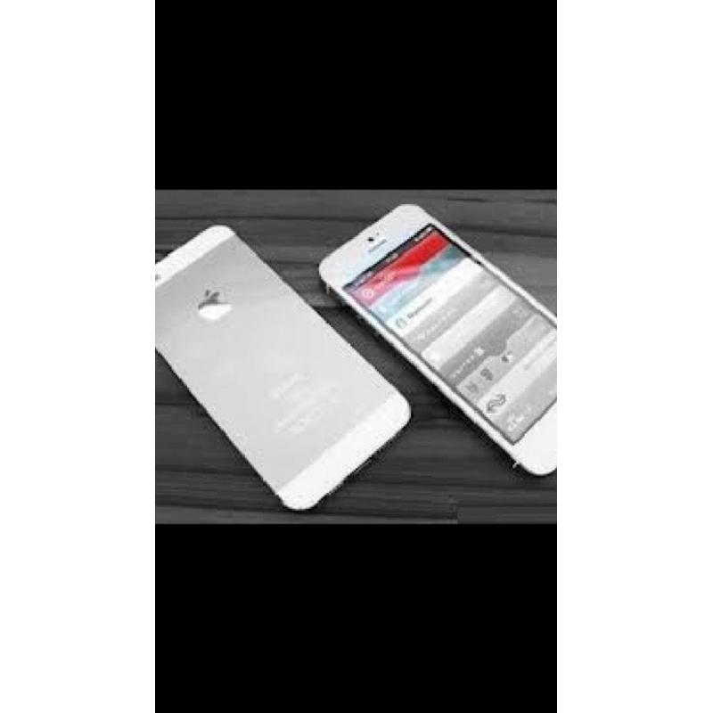 Flawless White iPhone 5s unlocked + rechargeable charger cover