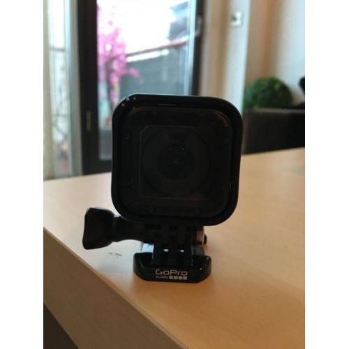 Go Pro Hero Session camera 100