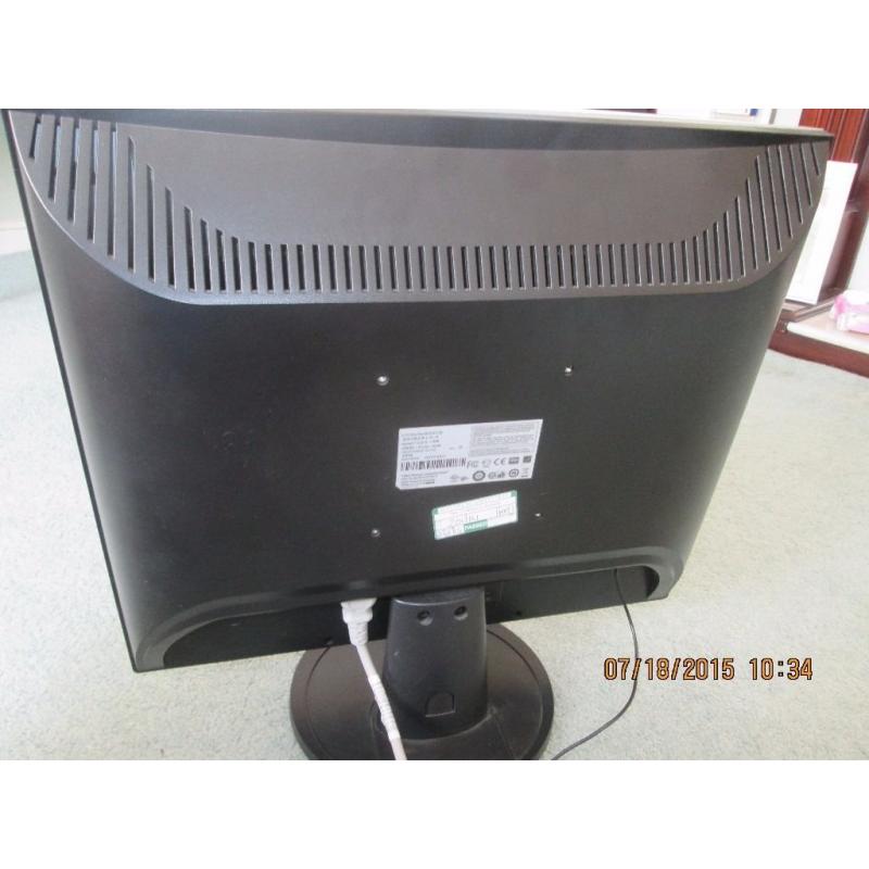 Fujitsu Siemens SCALEOVIEW L19-8 L9ZA 19" LCD monitor with Speakers.