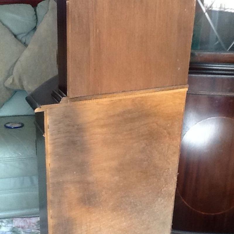 Display corner cabinets